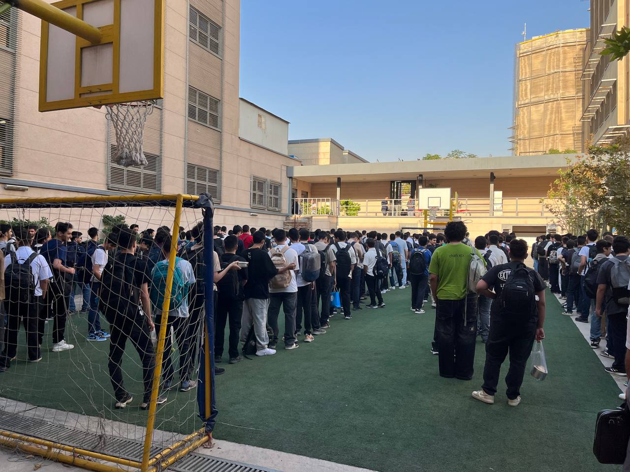 ماه مدرسه