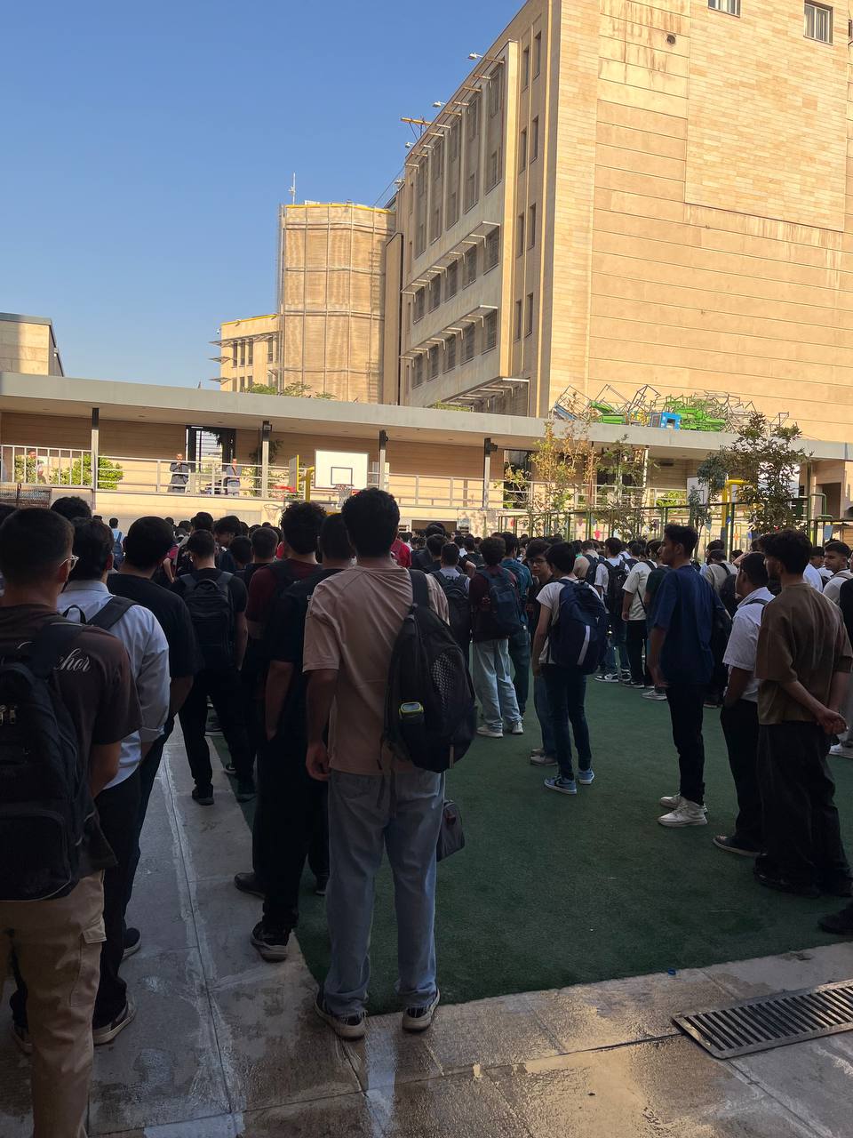 ماه مدرسه